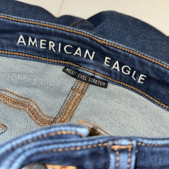 American Eagle jegging jean distressed knees/ankle button/zip pockets Sz 8 short - Picture 6 of 10